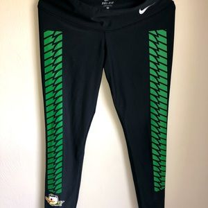 size Medium Nike U of O women’s leggings